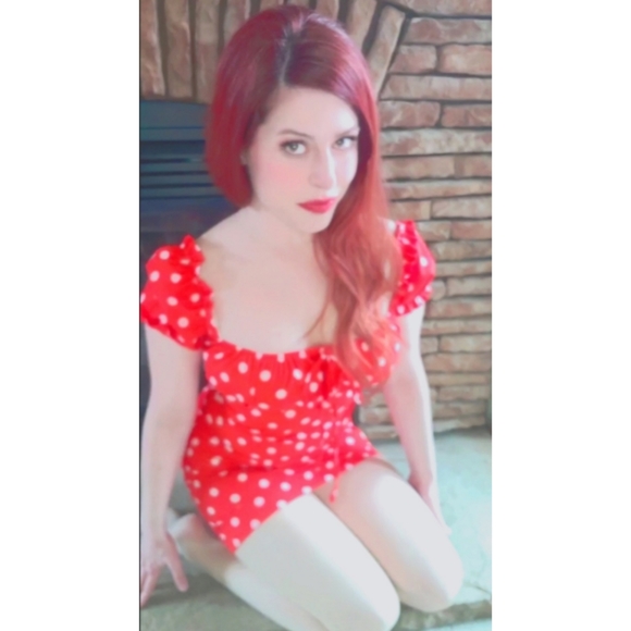 Red and white polka dot pinup style mini dress - Picture 4 of 4